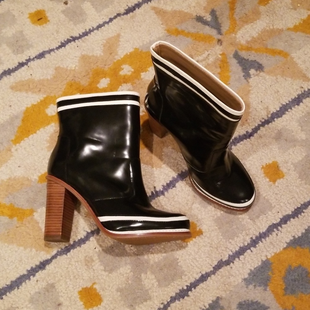 NWOT DVF Boots Size 8